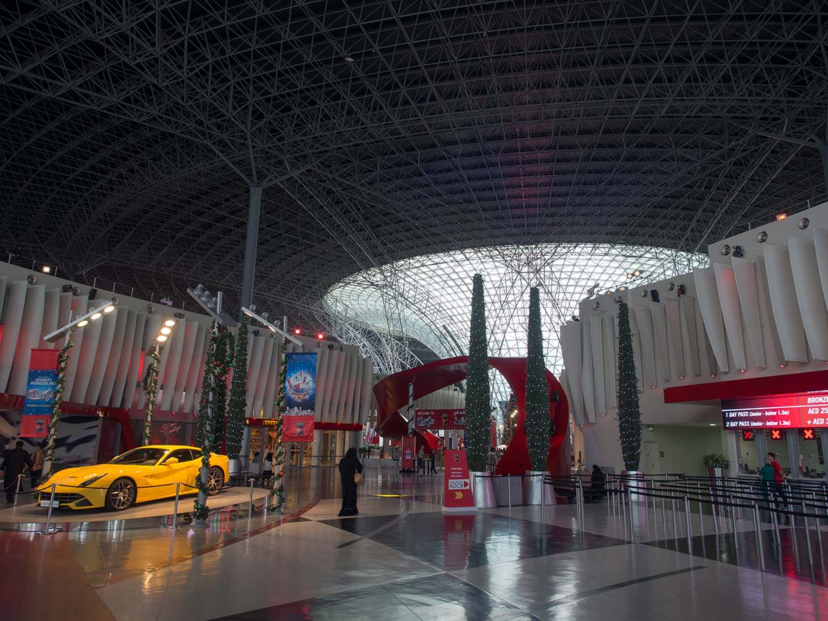 Ferrari World Abu Dhabi Eingangsbereich